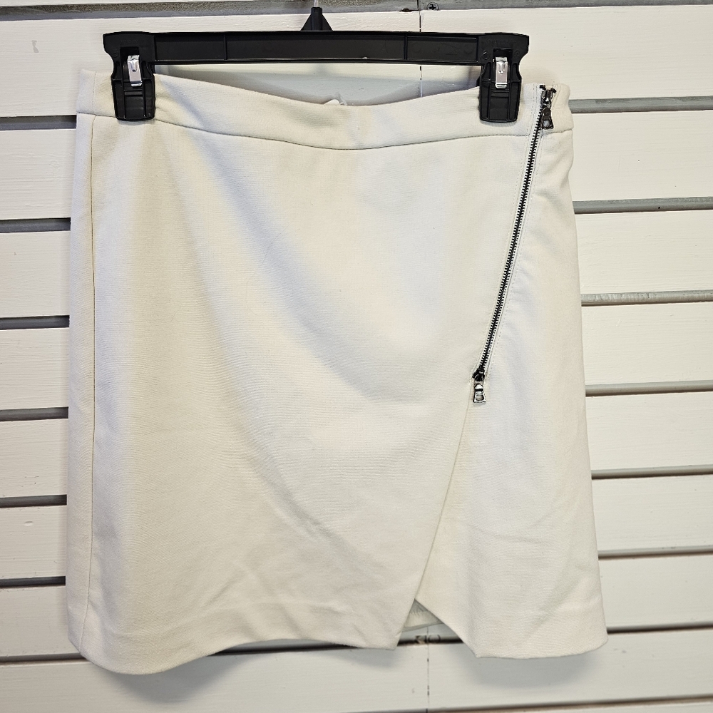 Paraphrase Cream Side Zipper Mini Skirt